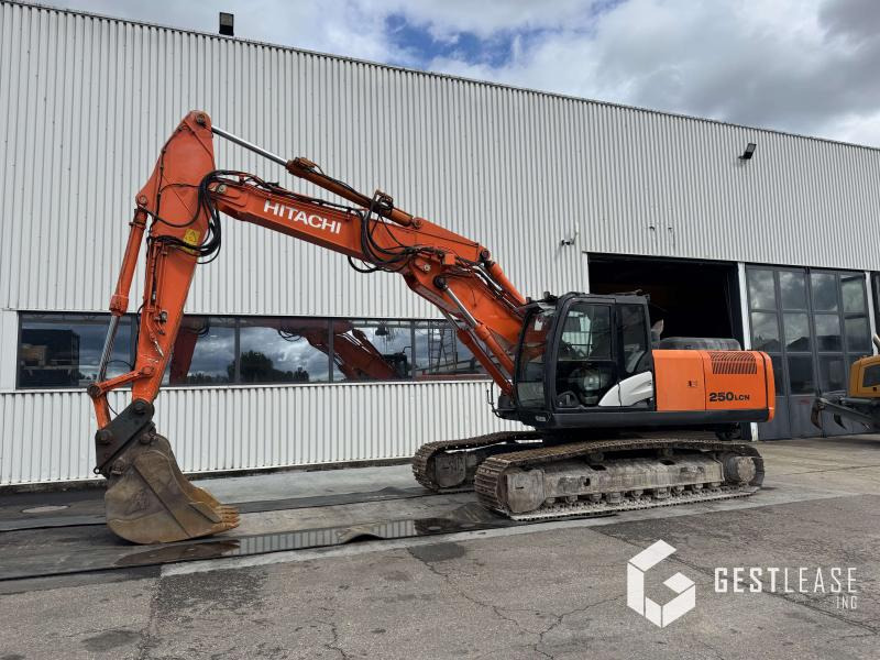 Hitachi ZX250LCN-5B - Pelle sur chenille: photos 1 Hitachi ZX250LCN-5B - Pelle sur chenille: photos 1