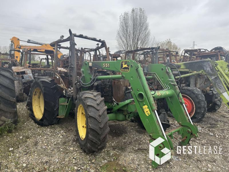 John Deere 5720 - Tracteur agricole: photos 2 John Deere 5720 - Tracteur agricole: photos 2
