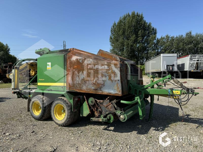 John Deere 744 - Presse à balles rondes: photos 1 John Deere 744 - Presse à balles rondes: photos 1