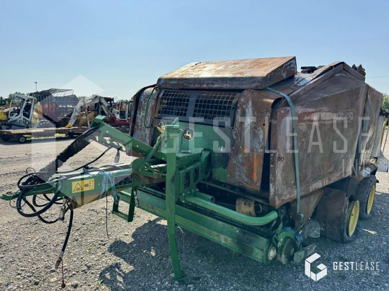 John Deere 744 - Presse à balles rondes: photos 5 John Deere 744 - Presse à balles rondes: photos 5