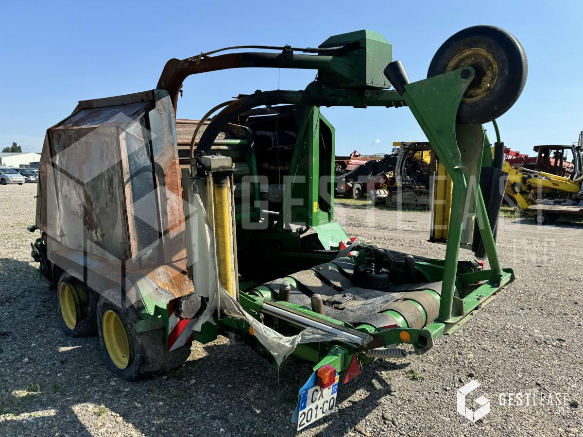 John Deere 744 - Presse à balles rondes: photos 3 John Deere 744 - Presse à balles rondes: photos 3