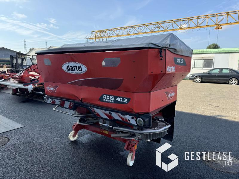 Kuhn AXIS 40.2 - Distributeur d'engrais: photos 4 Kuhn AXIS 40.2 - Distributeur d'engrais: photos 4