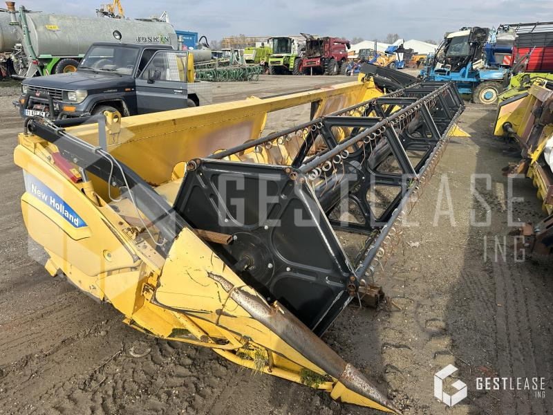 New Holland 24 - Moissoneuse: photos 4 New Holland 24 - Moissoneuse: photos 4