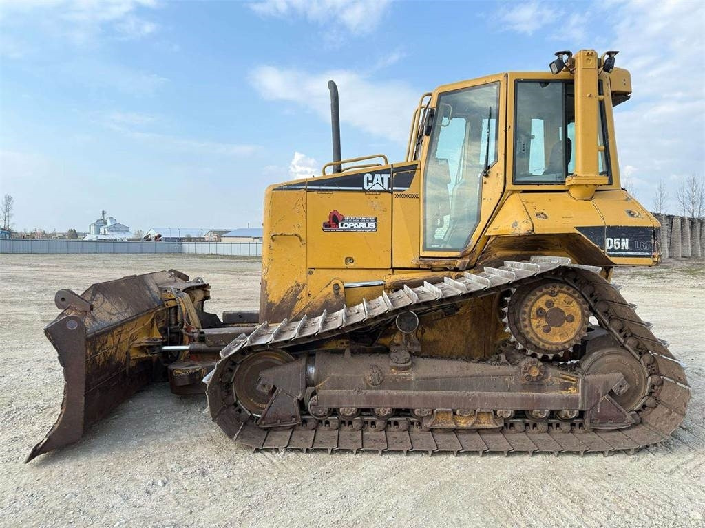 CAT D5N LGP  - Bulldozer: photos 3 CAT D5N LGP  - Bulldozer: photos 3