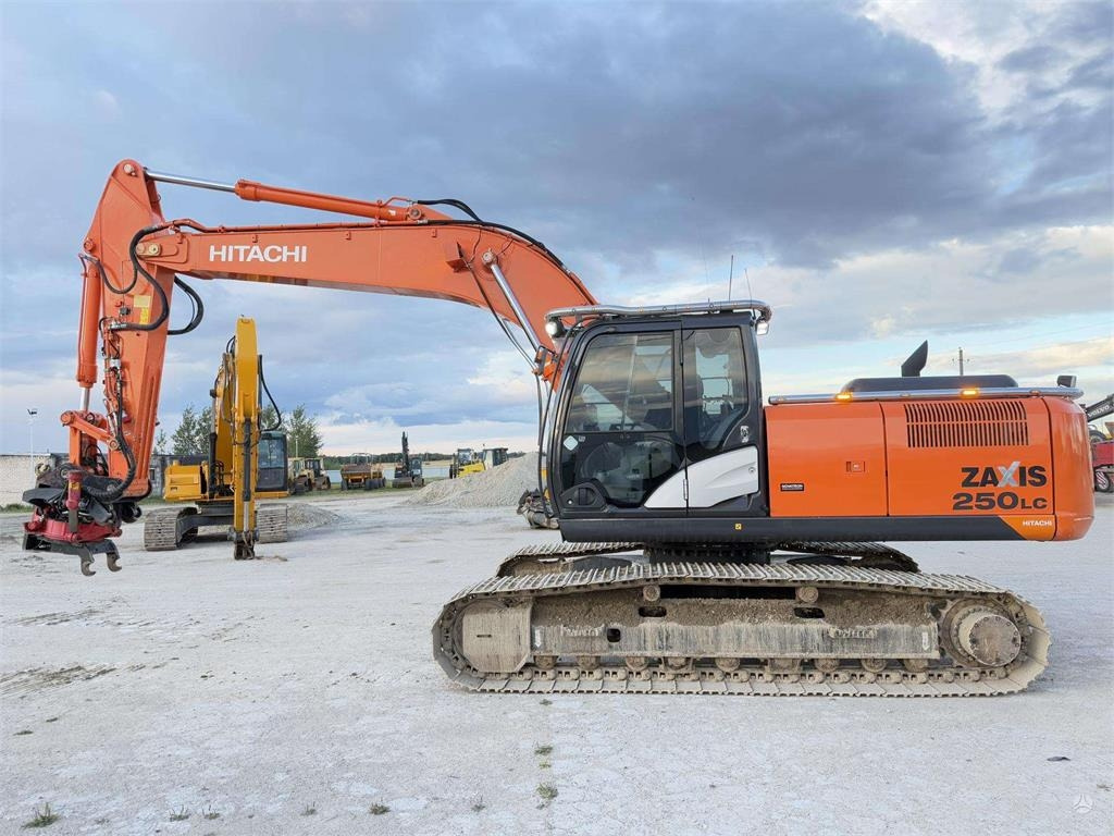 Hitachi ZX 250 LC-5B ROTOTILT TOP COND - Pelle sur chenille: photos 2 Hitachi ZX 250 LC-5B ROTOTILT TOP COND - Pelle sur chenille: photos 2