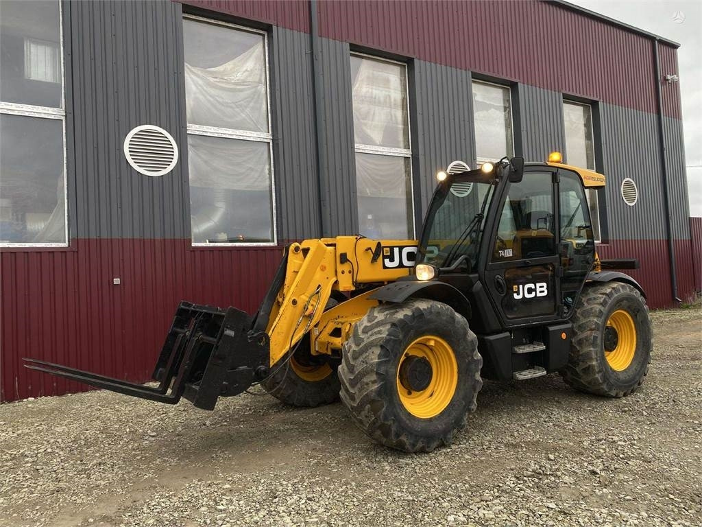 JCB 541-70 AgriSuper , 40 km/h - Chariot télescopique: photos 2 JCB 541-70 AgriSuper , 40 km/h - Chariot télescopique: photos 2