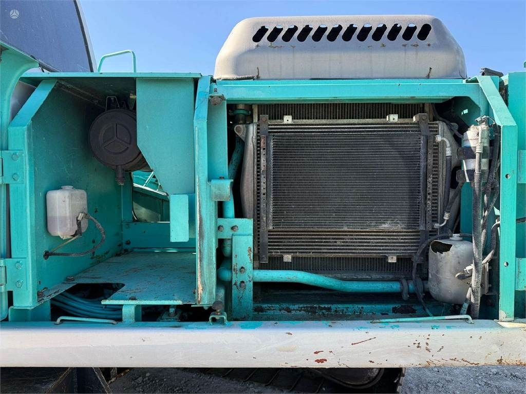 Kobelco SK 250 NLC-6 - Pelle sur chenille: photos 5 Kobelco SK 250 NLC-6 - Pelle sur chenille: photos 5