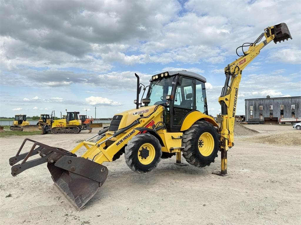 New Holland LB 110 B-4PT - Tractopelle: photos 2 New Holland LB 110 B-4PT - Tractopelle: photos 2