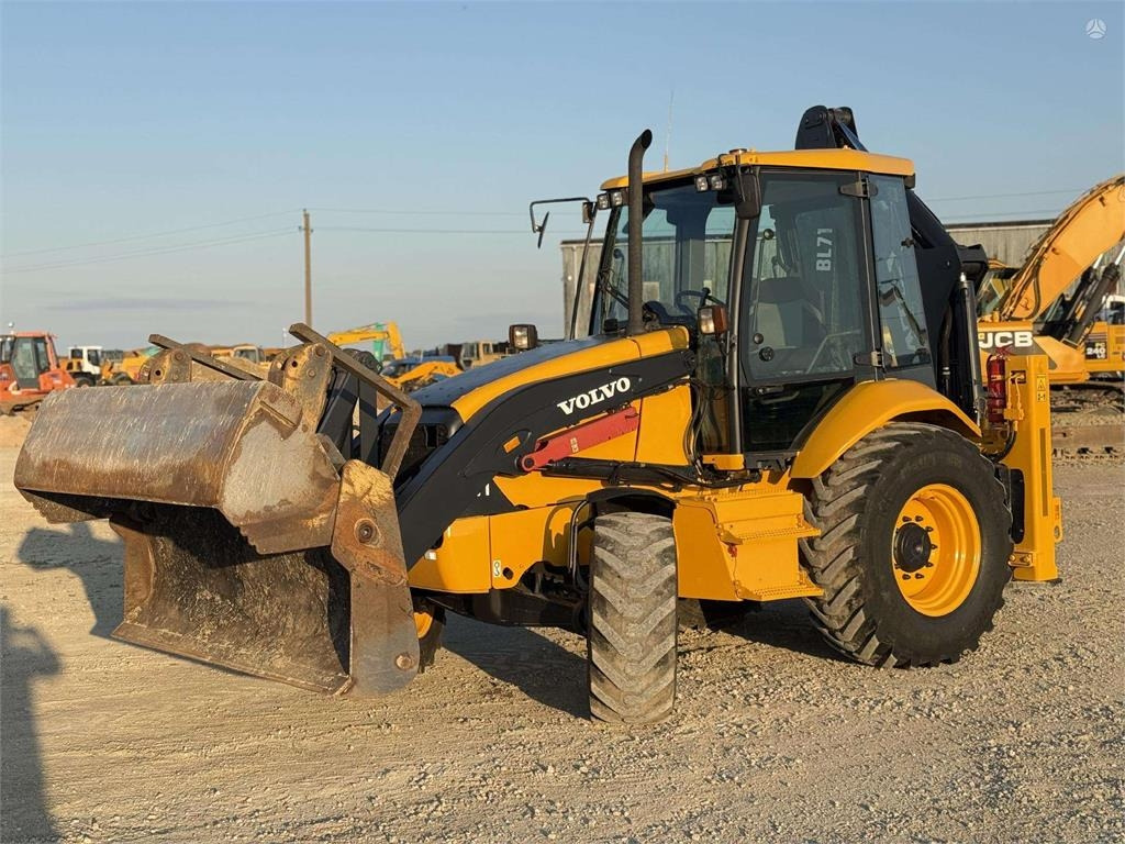 Volvo BL 71 - Tractopelle: photos 3 Volvo BL 71 - Tractopelle: photos 3