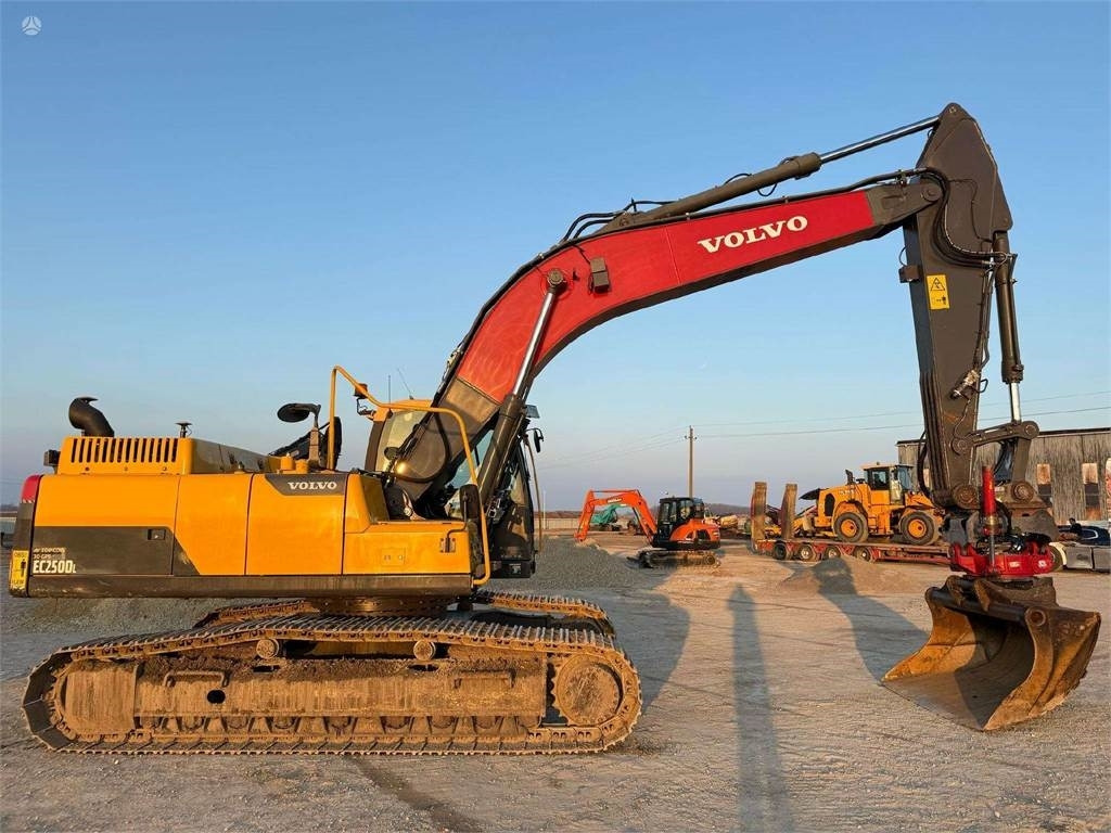 Volvo EC 250 DL 3D GPS + ROTOTILT - Pelle sur chenille: photos 5 Volvo EC 250 DL 3D GPS + ROTOTILT - Pelle sur chenille: photos 5