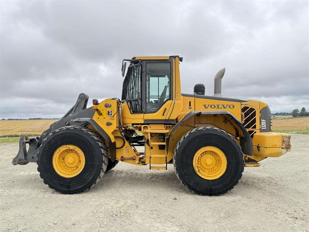 Volvo L 120 F , 4rd line , coupler - Chargeuse sur pneus: photos 2 Volvo L 120 F , 4rd line , coupler - Chargeuse sur pneus: photos 2
