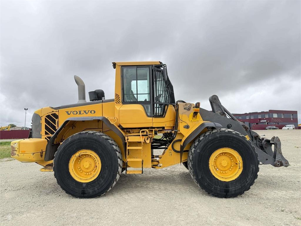 Volvo L 120 F , 4rd line , coupler - Chargeuse sur pneus: photos 5 Volvo L 120 F , 4rd line , coupler - Chargeuse sur pneus: photos 5