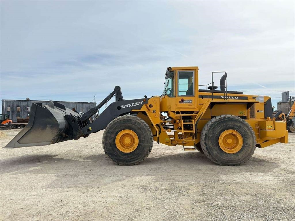 Volvo L 220 D, Quick hitch, Third l - Chargeuse sur pneus: photos 3 Volvo L 220 D, Quick hitch, Third l - Chargeuse sur pneus: photos 3