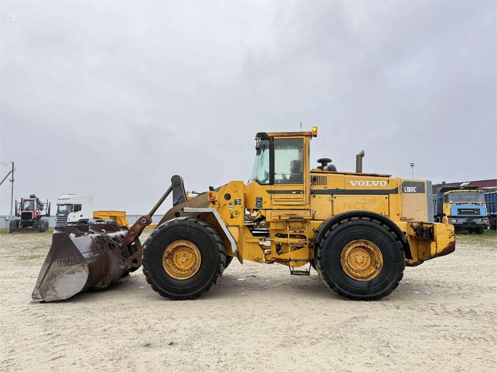 Volvo L180C quick coupler - Chargeuse sur pneus: photos 2 Volvo L180C quick coupler - Chargeuse sur pneus: photos 2