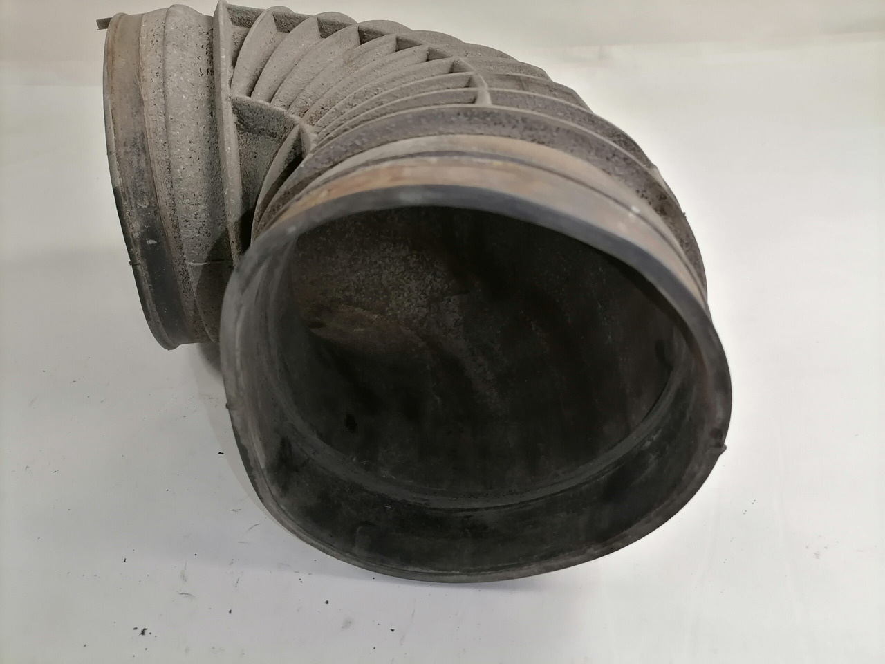 DAF Air intake 1667680 - Système d'admission d'air pour Camion: photos 2 DAF Air intake 1667680 - Système d'admission d'air pour Camion: photos 2