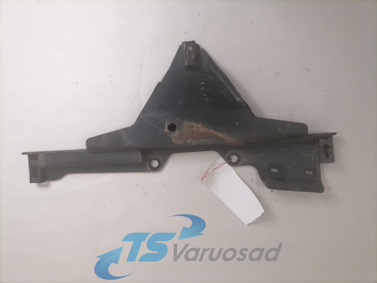 MAN Bummmmper bracket 81416105484 - Pare-chocs pour Camion: photos 2 MAN Bummmmper bracket 81416105484 - Pare-chocs pour Camion: photos 2