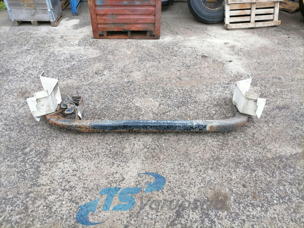 MAN Bumper 81416505013 - Pare-chocs pour Camion: photos 1 MAN Bumper 81416505013 - Pare-chocs pour Camion: photos 1