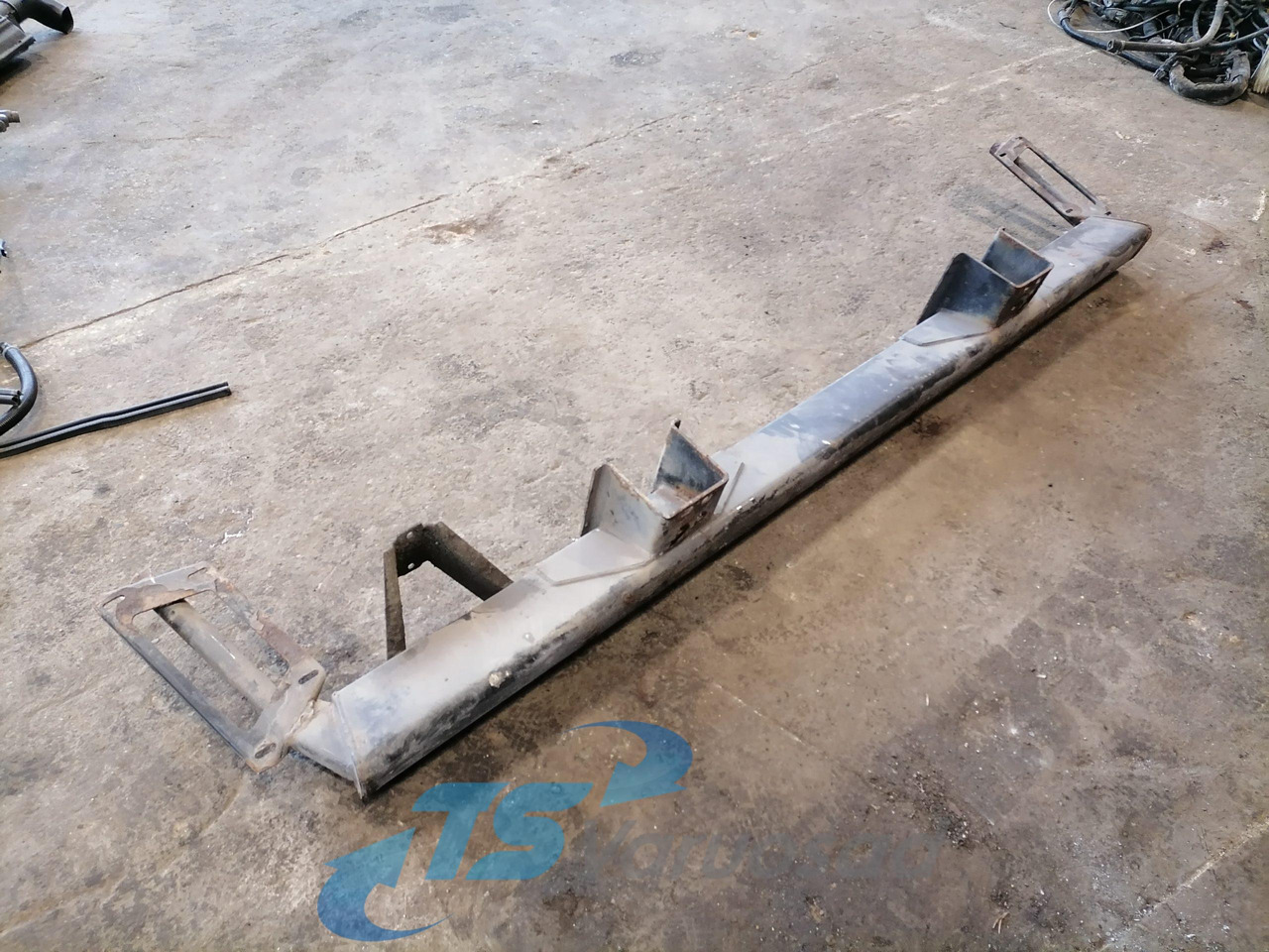 MAN Bumper 85416605053 - Pare-chocs pour Camion: photos 1 MAN Bumper 85416605053 - Pare-chocs pour Camion: photos 1