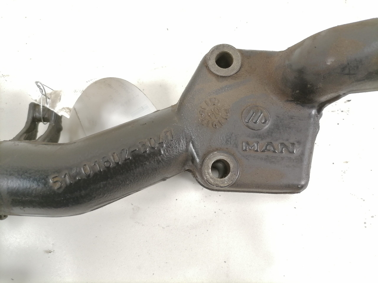 MAN Crankcase Ventilation Pipe 51018023047 - Carter pour Camion: photos 2 MAN Crankcase Ventilation Pipe 51018023047 - Carter pour Camion: photos 2