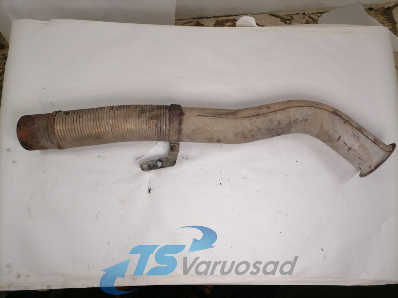 MAN Exhaust pipe 48120 - Silencieux pour Camion: photos 1 MAN Exhaust pipe 48120 - Silencieux pour Camion: photos 1
