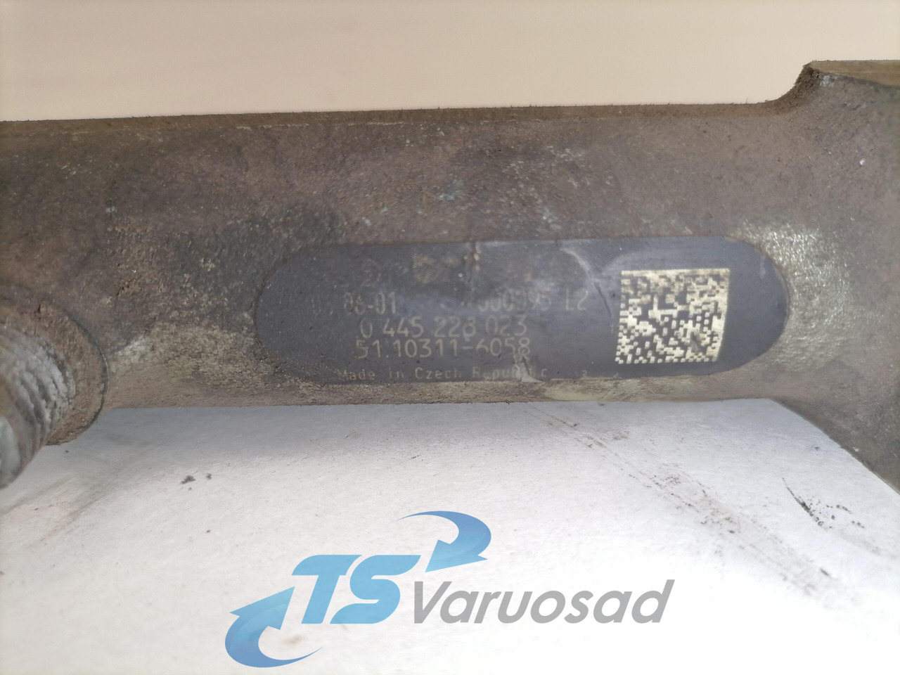 MAN Fuel collector 51103116058 - Préparation du carburant pour Camion: photos 2 MAN Fuel collector 51103116058 - Préparation du carburant pour Camion: photos 2