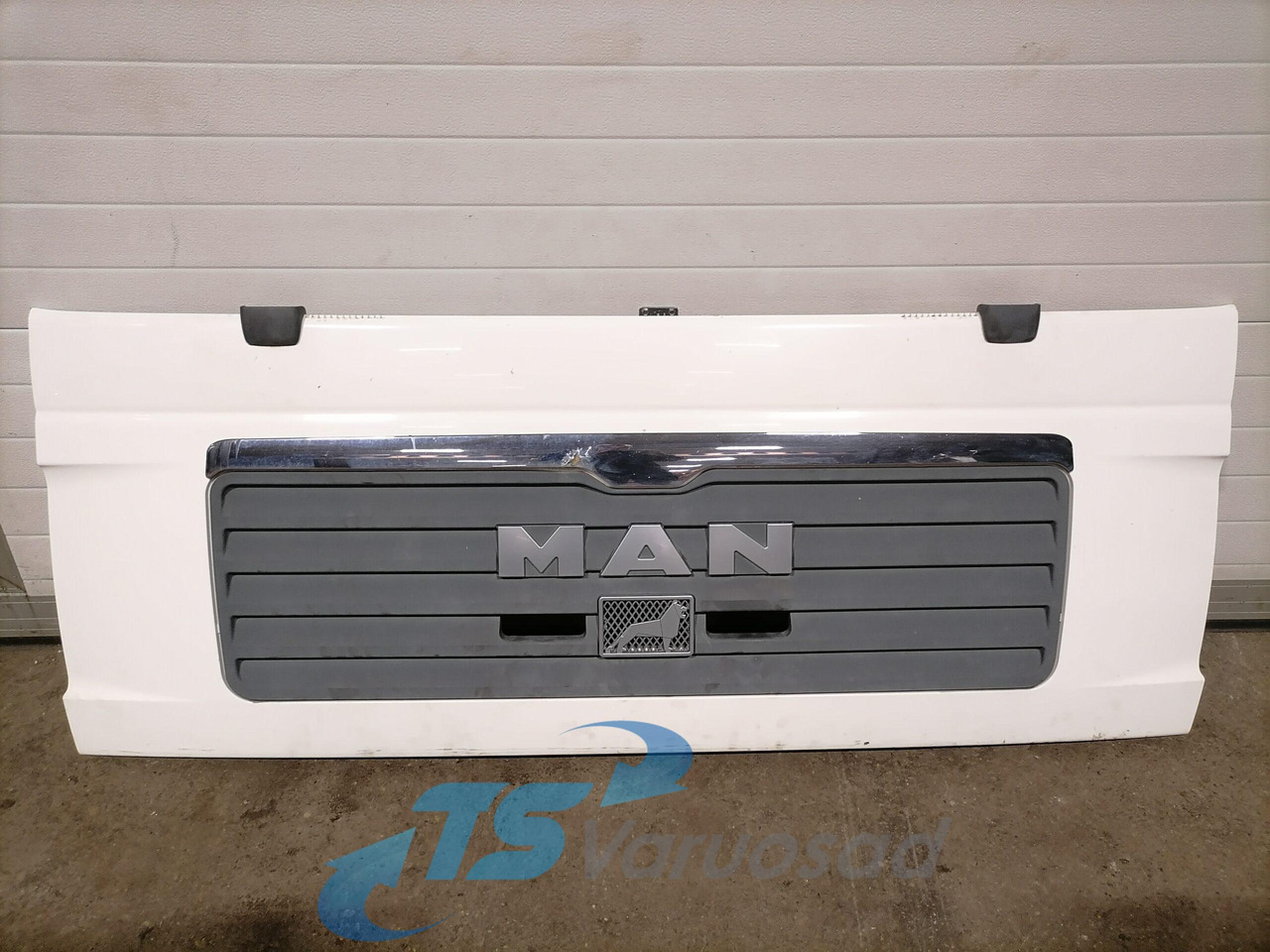 MAN Grille panel 81611100053 - Calandre pour Camion: photos 1 MAN Grille panel 81611100053 - Calandre pour Camion: photos 1