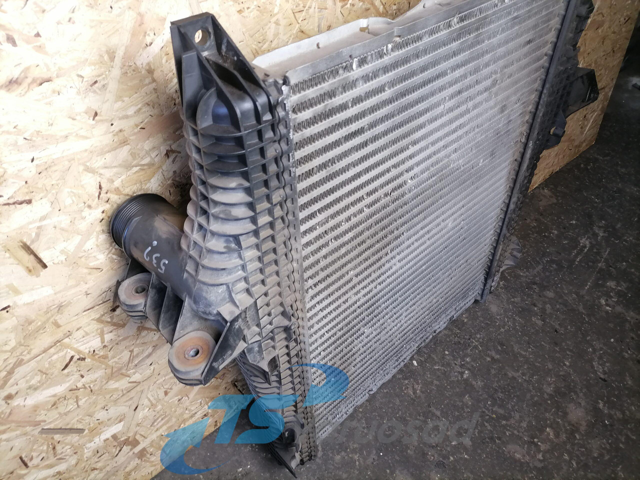 MAN Intercooler radiator 81061006556 - Intercooler pour Camion: photos 4 MAN Intercooler radiator 81061006556 - Intercooler pour Camion: photos 4