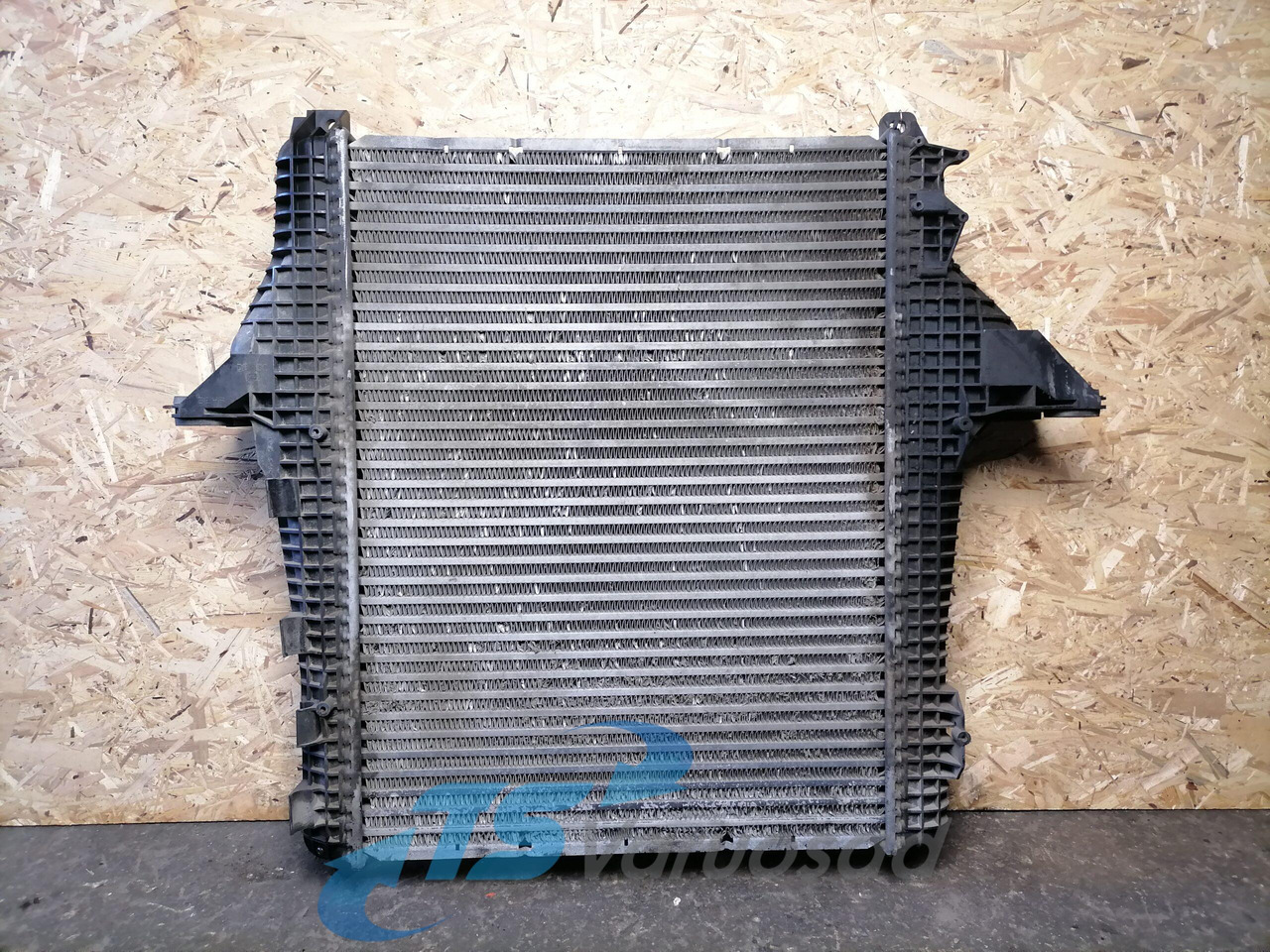 MAN Intercooler radiator 81061006556 - Intercooler pour Camion: photos 2 MAN Intercooler radiator 81061006556 - Intercooler pour Camion: photos 2