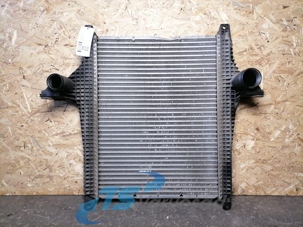 MAN Intercooler radiator 81061006556 - Intercooler pour Camion: photos 1 MAN Intercooler radiator 81061006556 - Intercooler pour Camion: photos 1