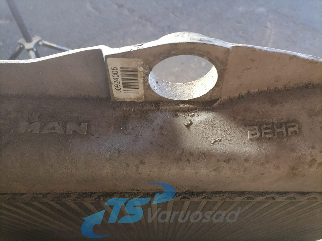 MAN Intercooler radiator 81061300205 - Intercooler pour Camion: photos 3 MAN Intercooler radiator 81061300205 - Intercooler pour Camion: photos 3