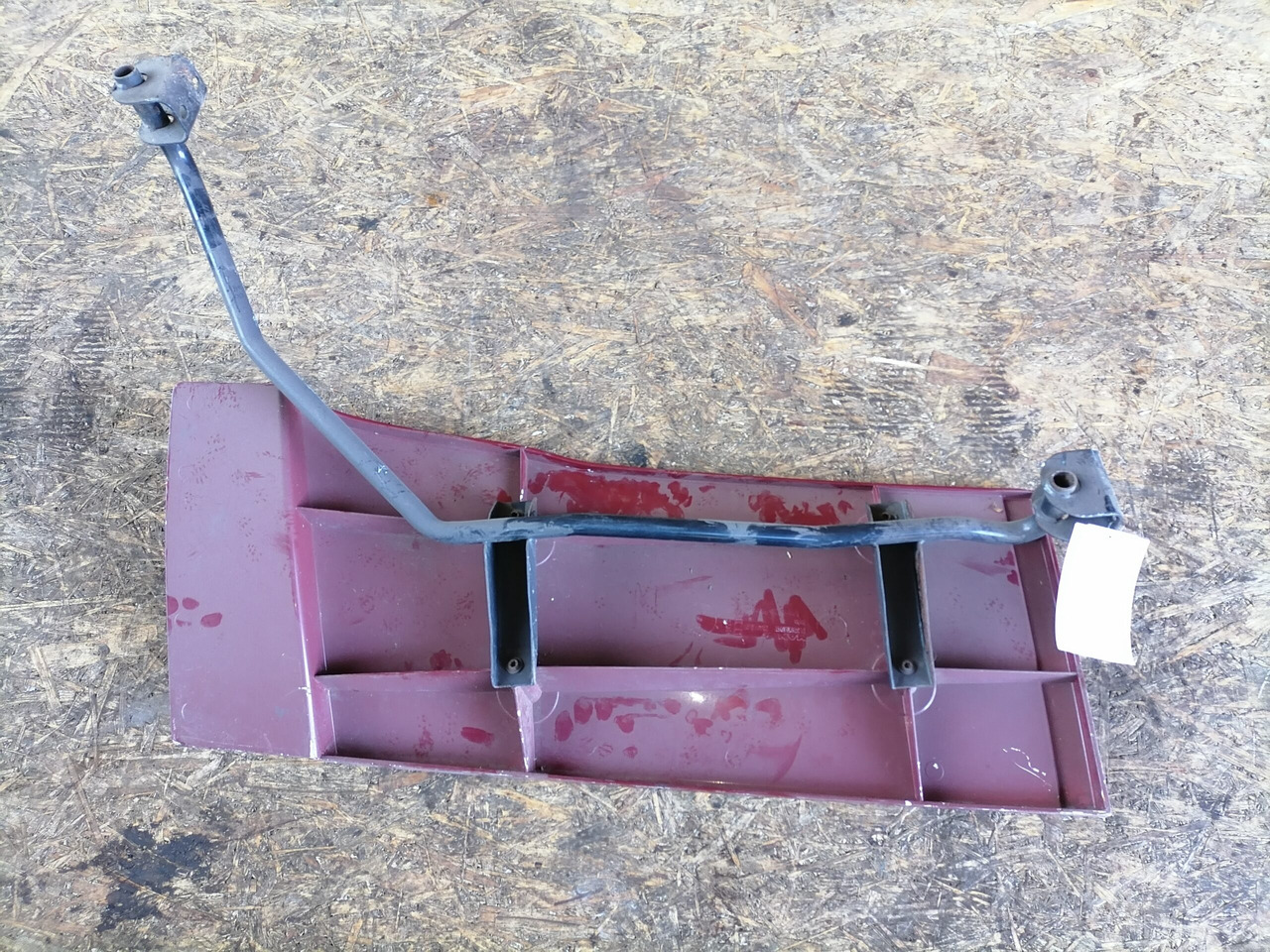 MAN Kabiini tuulesuunaja, ülemine vasak 81629100141 - Aérodynamique/ Spoilers pour Camion: photos 3 MAN Kabiini tuulesuunaja, ülemine vasak 81629100141 - Aérodynamique/ Spoilers pour Camion: photos 3