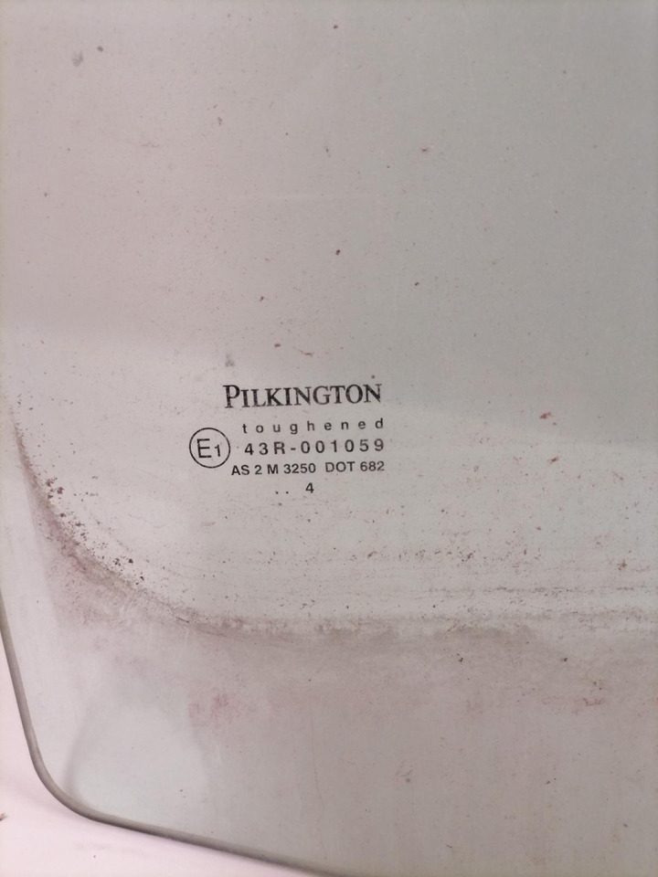 MAN Küljeklaas, parem 81626507002 - Fenêtre et pièces pour Camion: photos 3 MAN Küljeklaas, parem 81626507002 - Fenêtre et pièces pour Camion: photos 3