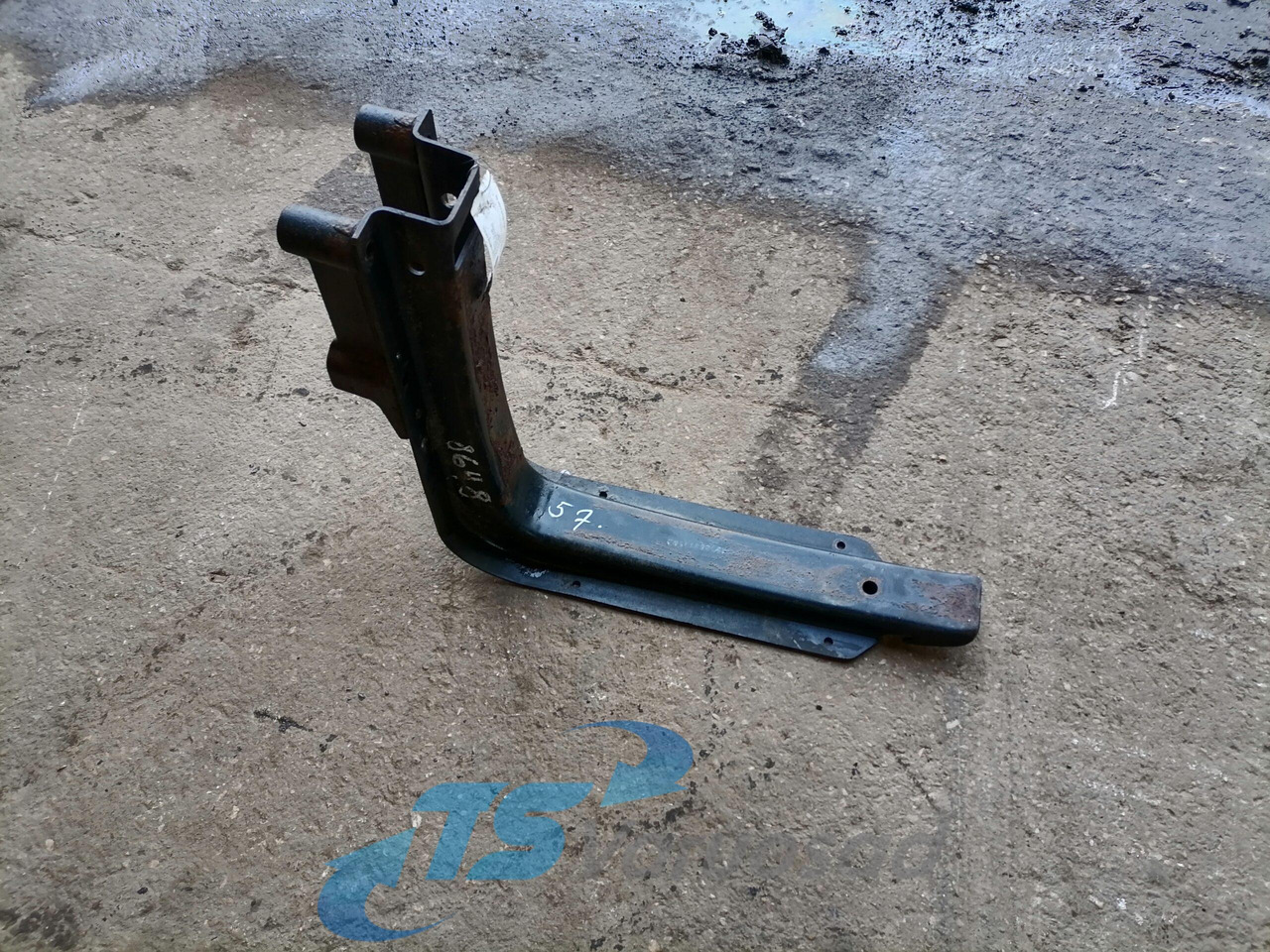 MAN Kütusepaagi kandur, MAN 81418015503 - Réservoir de carburant pour Camion: photos 1 MAN Kütusepaagi kandur, MAN 81418015503 - Réservoir de carburant pour Camion: photos 1