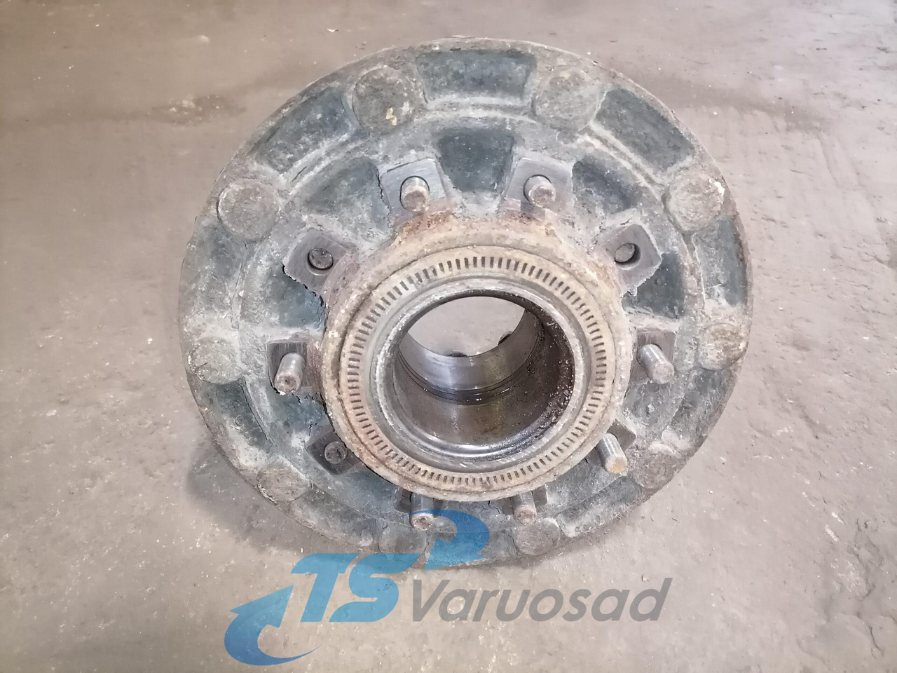 MAN Rear axel hub 81357010155 - Moyeu pour Camion: photos 2 MAN Rear axel hub 81357010155 - Moyeu pour Camion: photos 2