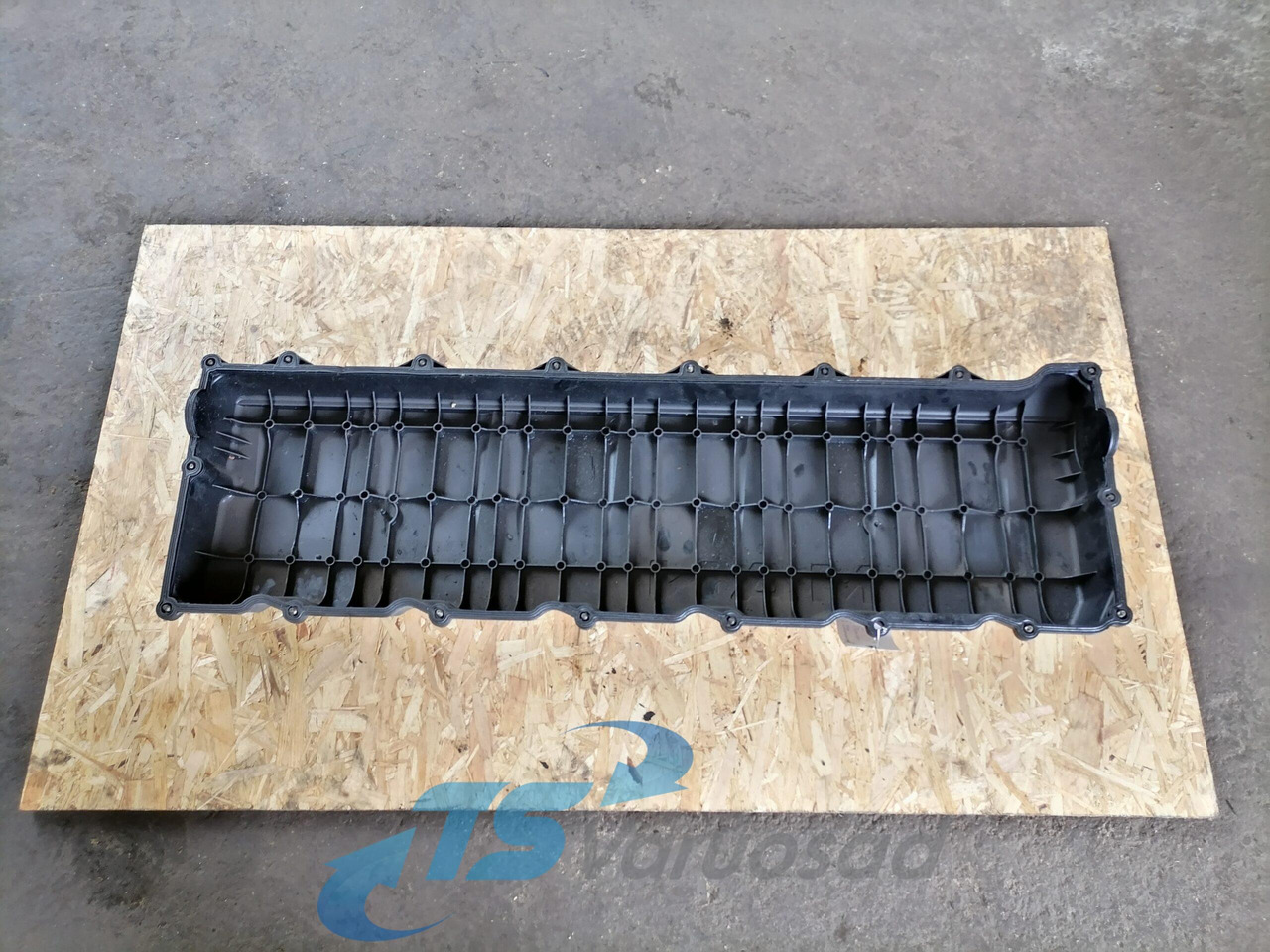 MAN Valve cover 51034016014 - Culasse pour Camion: photos 2 MAN Valve cover 51034016014 - Culasse pour Camion: photos 2