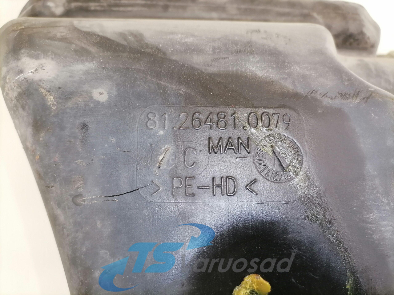 MAN Windscreen washer fluid tank 81264810079 - Essuie-glace pour Camion: photos 3 MAN Windscreen washer fluid tank 81264810079 - Essuie-glace pour Camion: photos 3