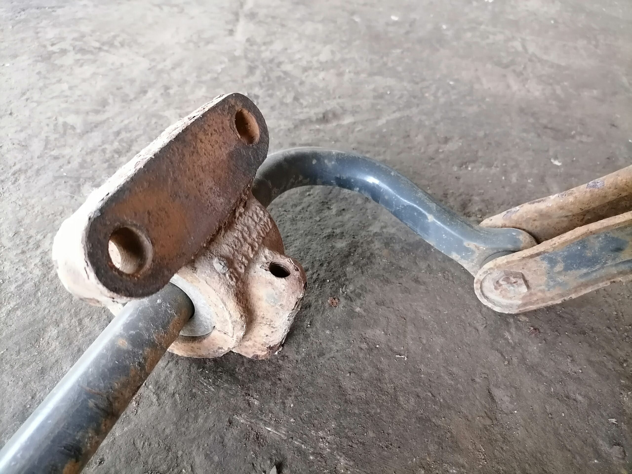 MB Anti-roll bar A9703200411 - Barre stabilisatrice pour Camion: photos 4 MB Anti-roll bar A9703200411 - Barre stabilisatrice pour Camion: photos 4