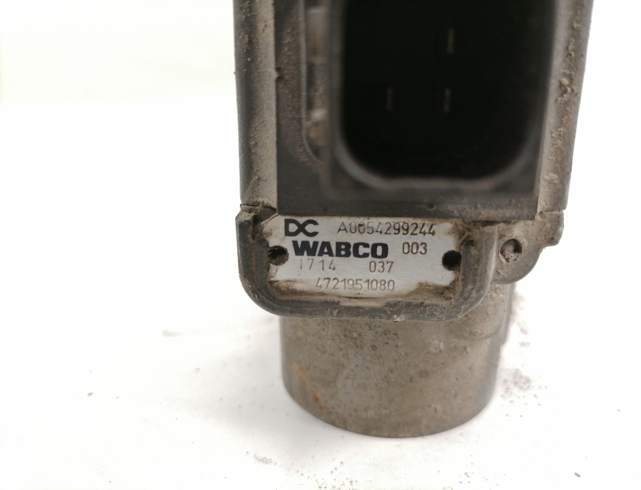 Mercedes-Benz ABS brake valve A0054299244 - Valve de frein pour Camion: photos 3 Mercedes-Benz ABS brake valve A0054299244 - Valve de frein pour Camion: photos 3