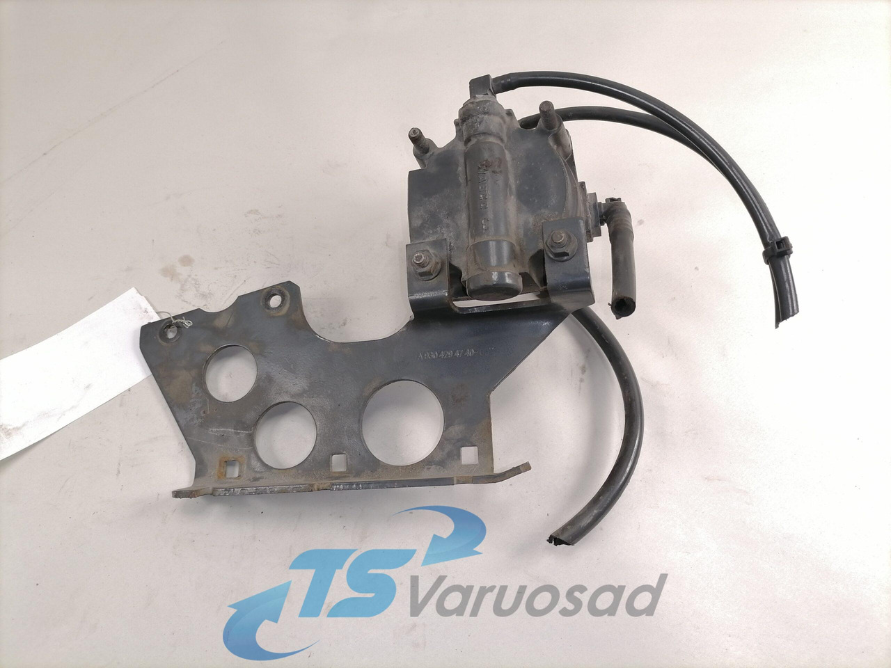 Mercedes-Benz Air pressure control valve A0044299444 - Valve de frein pour Camion: photos 2 Mercedes-Benz Air pressure control valve A0044299444 - Valve de frein pour Camion: photos 2