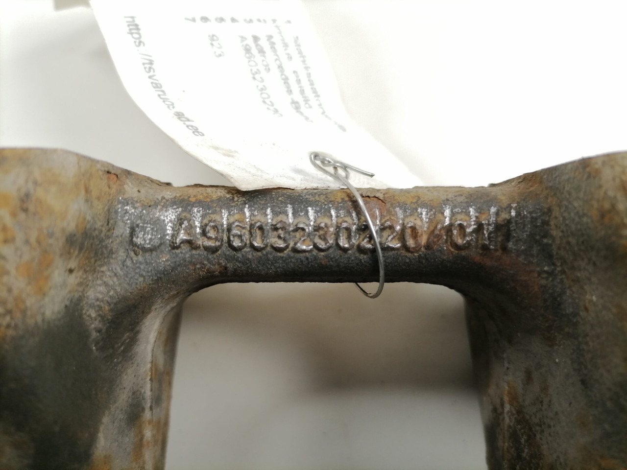 Mercedes-Benz Anti-roll bar bracket A9603230220 - Barre stabilisatrice pour Camion: photos 2 Mercedes-Benz Anti-roll bar bracket A9603230220 - Barre stabilisatrice pour Camion: photos 2