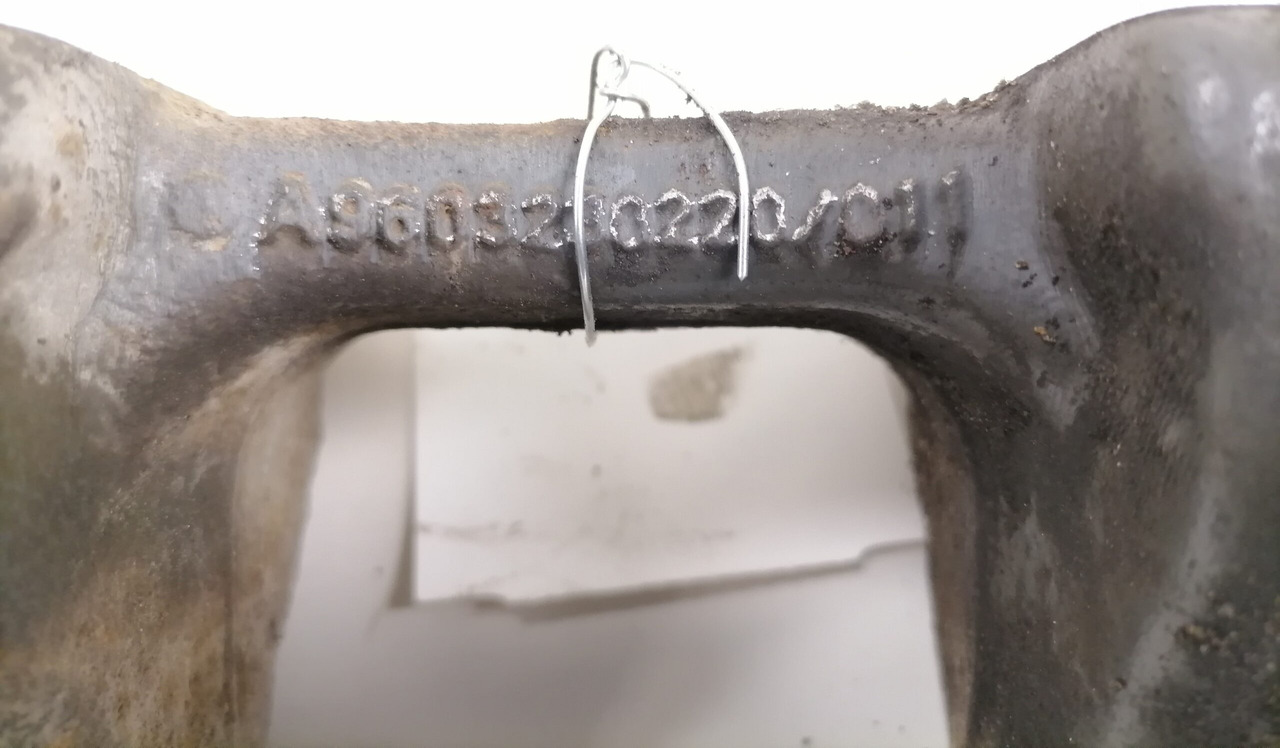 Mercedes-Benz Anti-roll bar bracket A9603230220 - Barre stabilisatrice pour Camion: photos 3 Mercedes-Benz Anti-roll bar bracket A9603230220 - Barre stabilisatrice pour Camion: photos 3