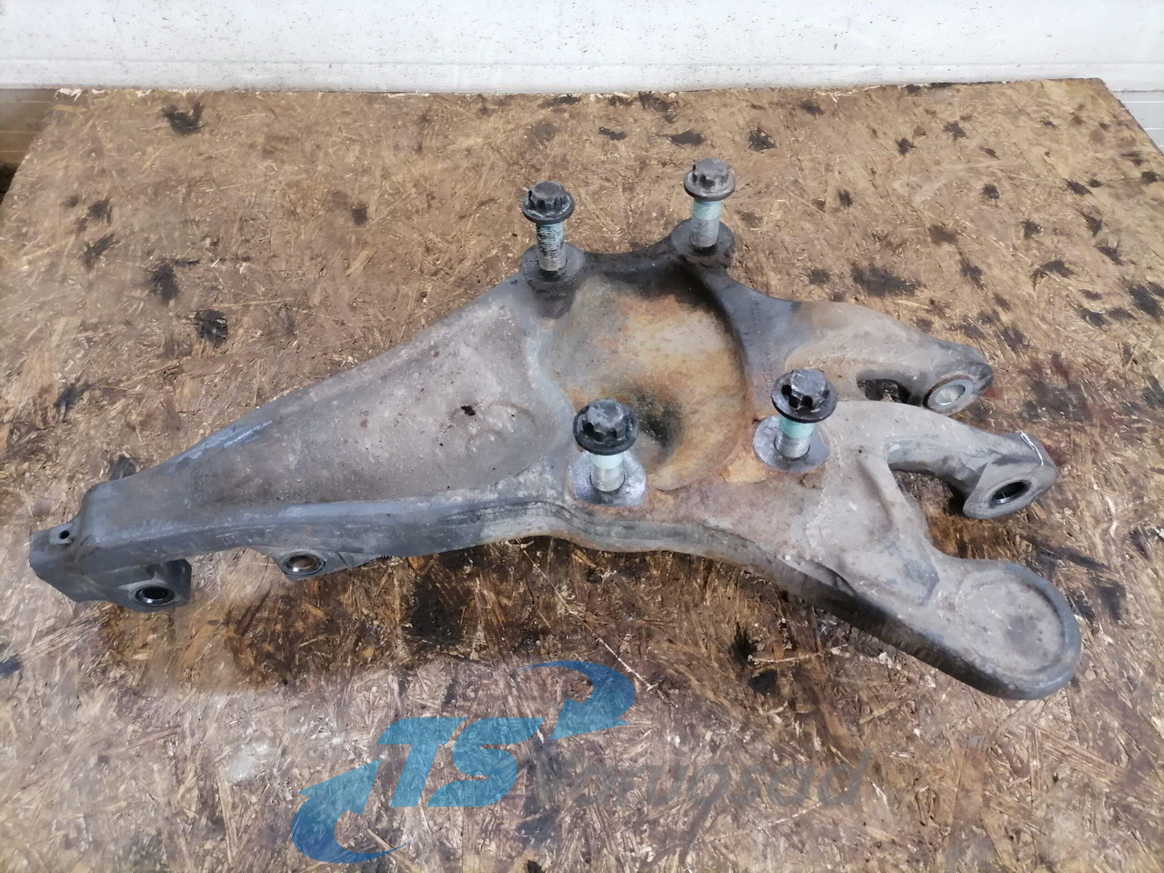 Mercedes-Benz Bracket A9603230024 - Suspension pour Camion: photos 3 Mercedes-Benz Bracket A9603230024 - Suspension pour Camion: photos 3