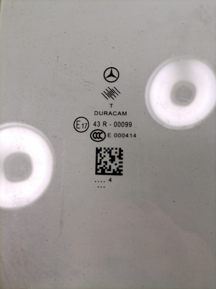 Mercedes-Benz Küljeklaas, vasak A9607200218 - Fenêtre et pièces pour Camion: photos 2 Mercedes-Benz Küljeklaas, vasak A9607200218 - Fenêtre et pièces pour Camion: photos 2
