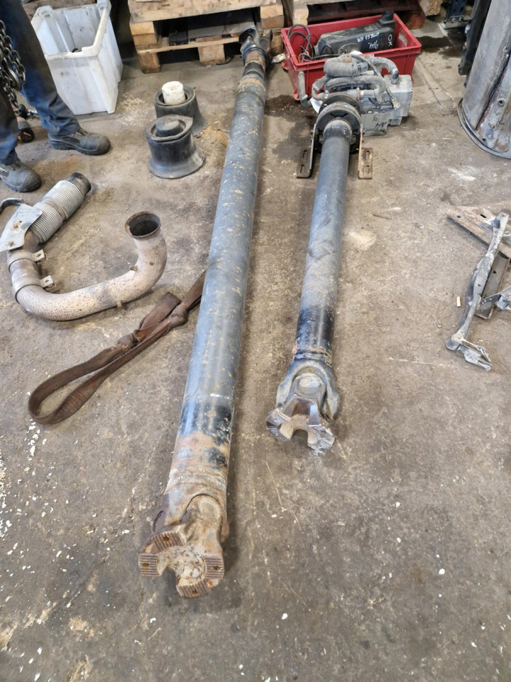 Mercedes-Benz Propeller shaft A6554107602 - Arbre à cardan pour Camion: photos 1 Mercedes-Benz Propeller shaft A6554107602 - Arbre à cardan pour Camion: photos 1