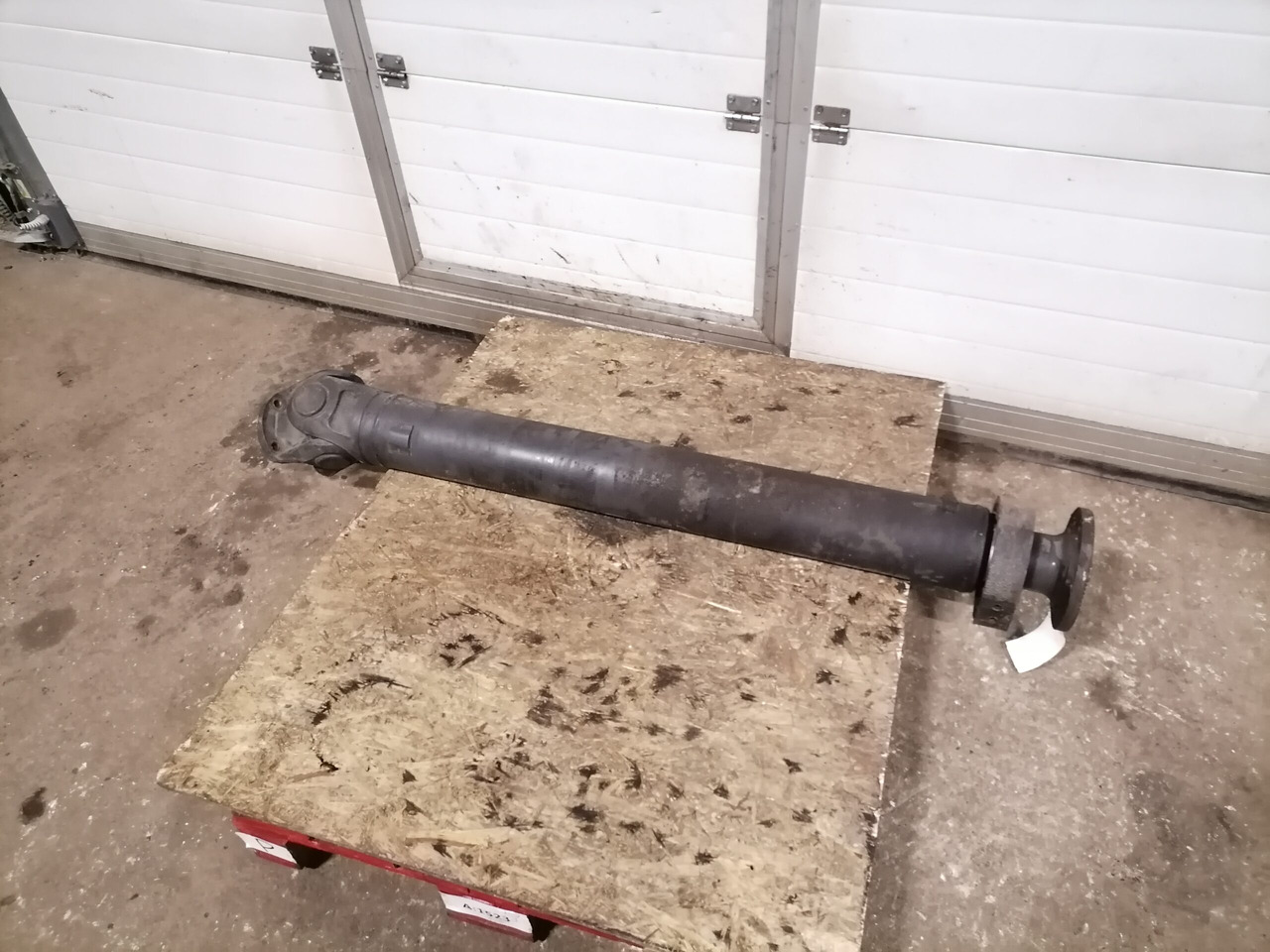 Mercedes-Benz Propeller shaft A6594100101 - Arbre à cardan pour Camion: photos 1 Mercedes-Benz Propeller shaft A6594100101 - Arbre à cardan pour Camion: photos 1