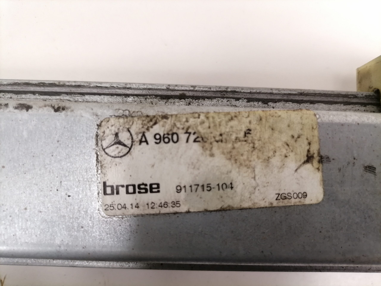 Mercedes-Benz Side window lifting mechanism A9607201146 - Fenêtre et pièces pour Camion: photos 5 Mercedes-Benz Side window lifting mechanism A9607201146 - Fenêtre et pièces pour Camion: photos 5