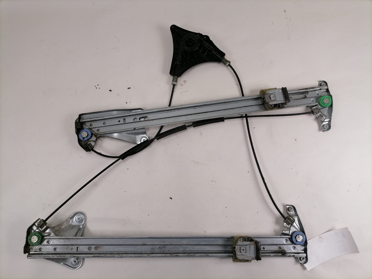Mercedes-Benz Side window lifting mechanism A9607201146 - Fenêtre et pièces pour Camion: photos 4 Mercedes-Benz Side window lifting mechanism A9607201146 - Fenêtre et pièces pour Camion: photos 4