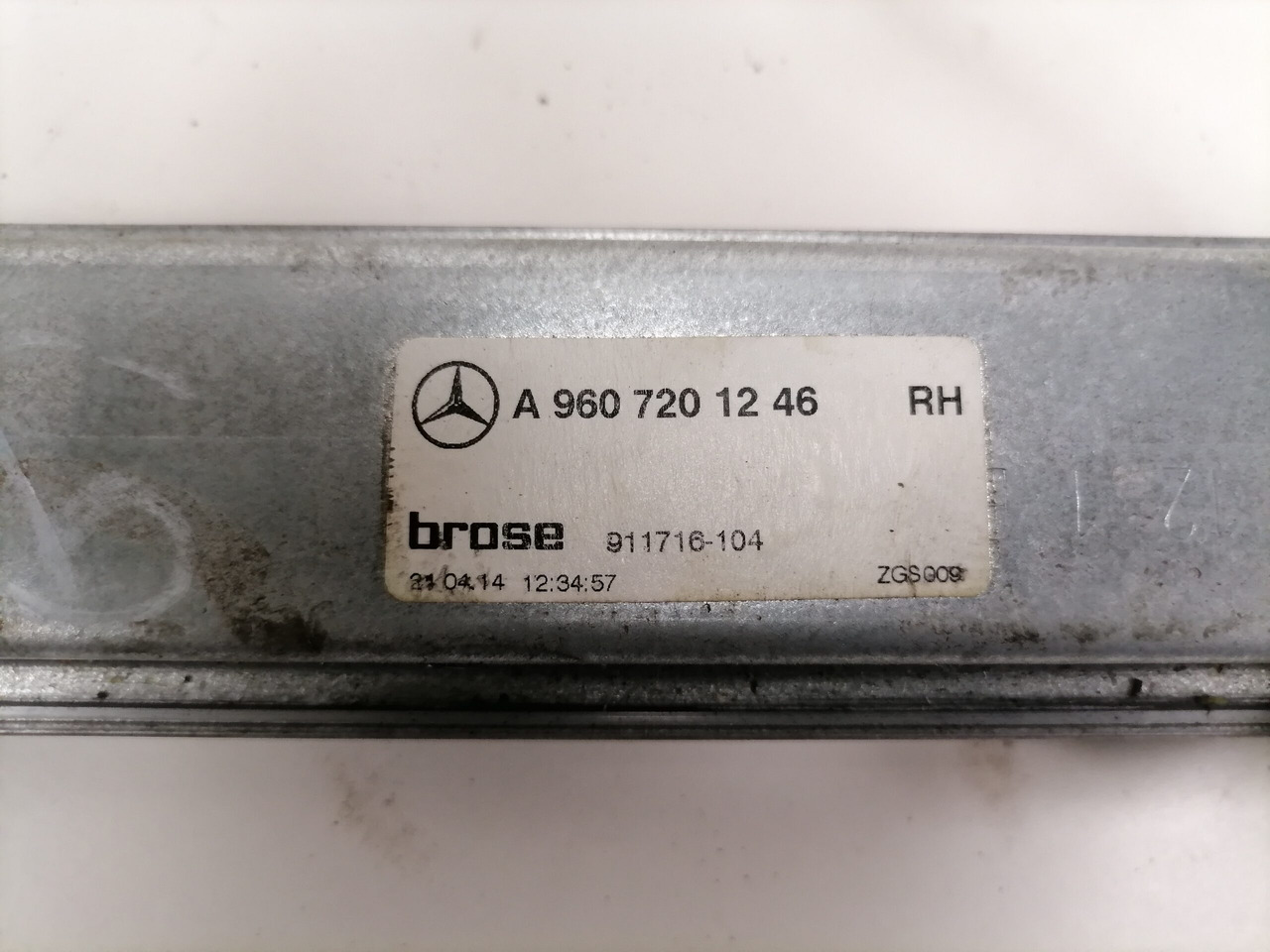 Mercedes-Benz Side window lifting mechanism A9607201246 - Fenêtre et pièces pour Camion: photos 5 Mercedes-Benz Side window lifting mechanism A9607201246 - Fenêtre et pièces pour Camion: photos 5