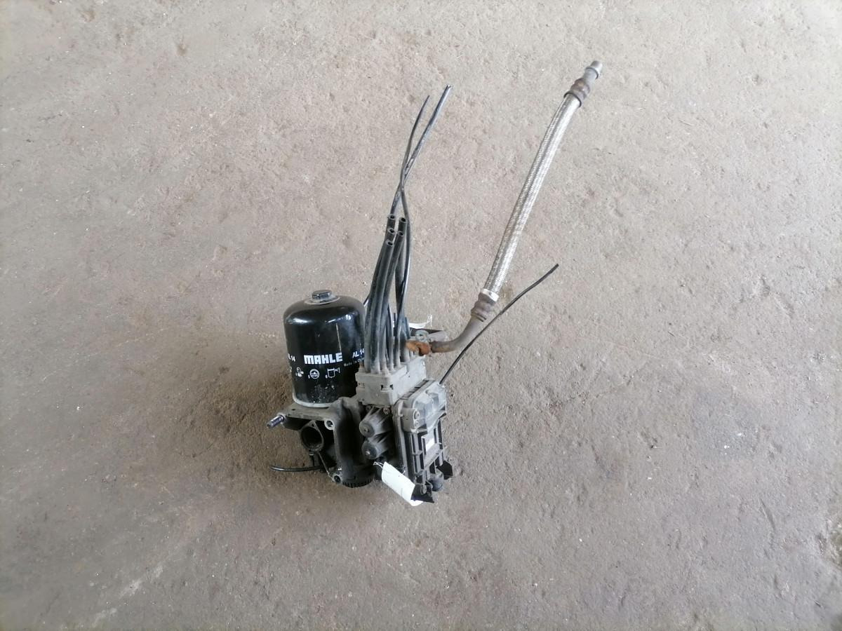 Scania Air dryer 2308777 - Valve de frein pour Camion: photos 2 Scania Air dryer 2308777 - Valve de frein pour Camion: photos 2