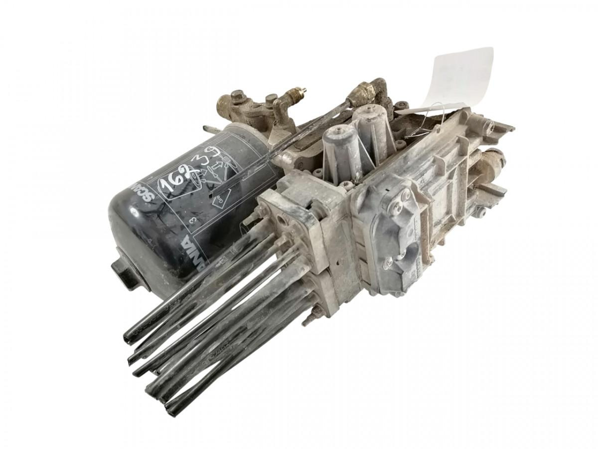 Scania Air dryer 2308777 - Valve de frein pour Camion: photos 1 Scania Air dryer 2308777 - Valve de frein pour Camion: photos 1